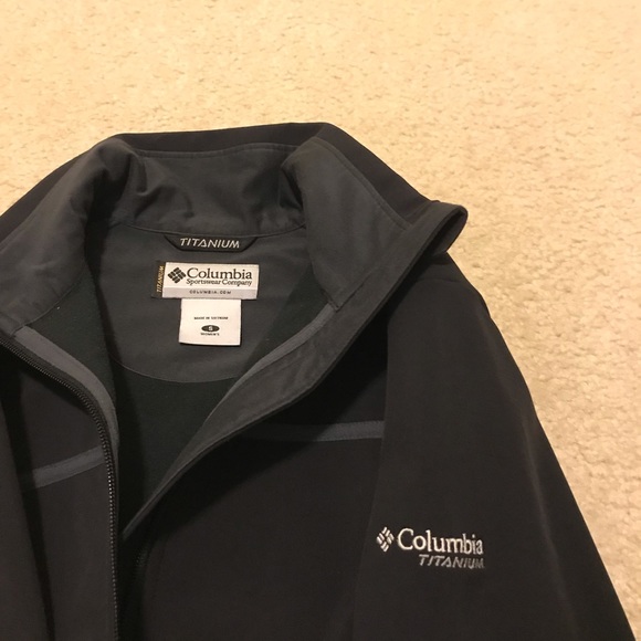 *LIKE NEW Columbia Titanium Jacket* - Picture 8 of 8